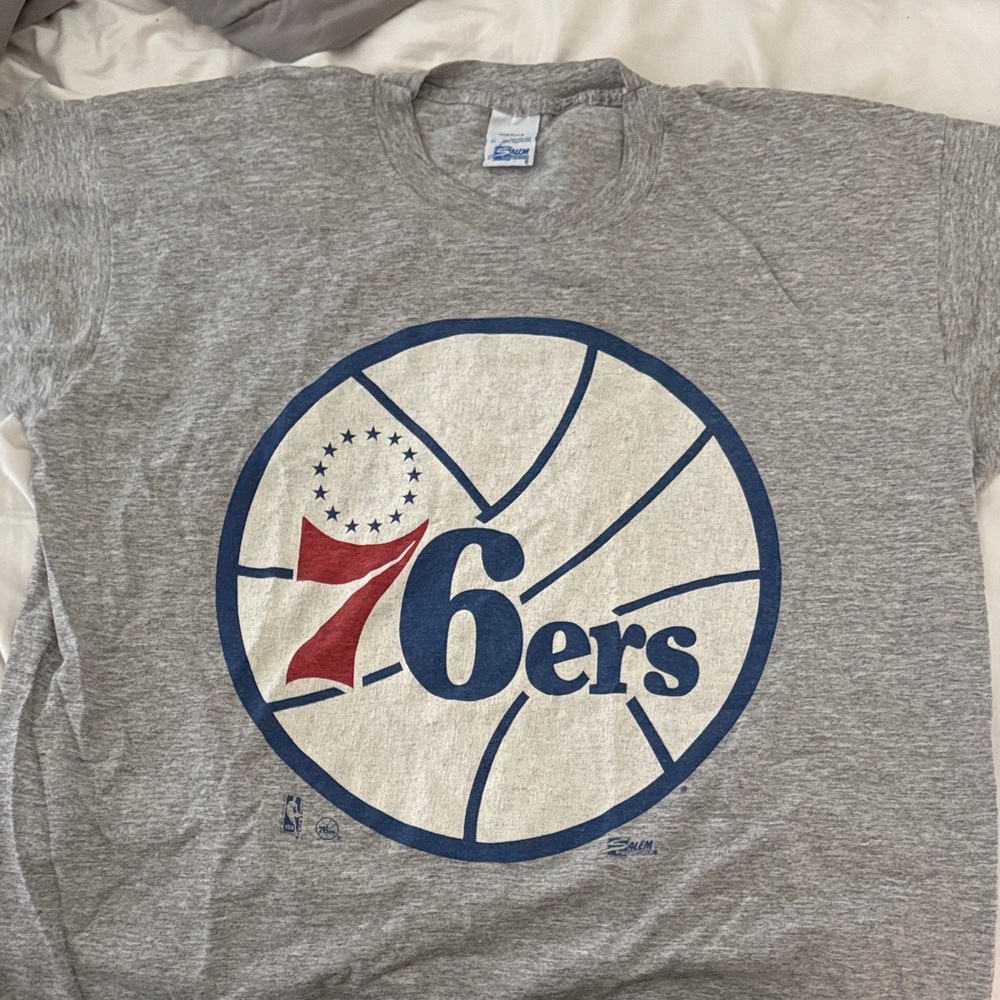 RARE Salem Sportwrar Gray 76ers Short Sleeve Tee